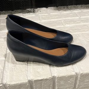 Clarks Navy Wedge Shoes Sz 7.5